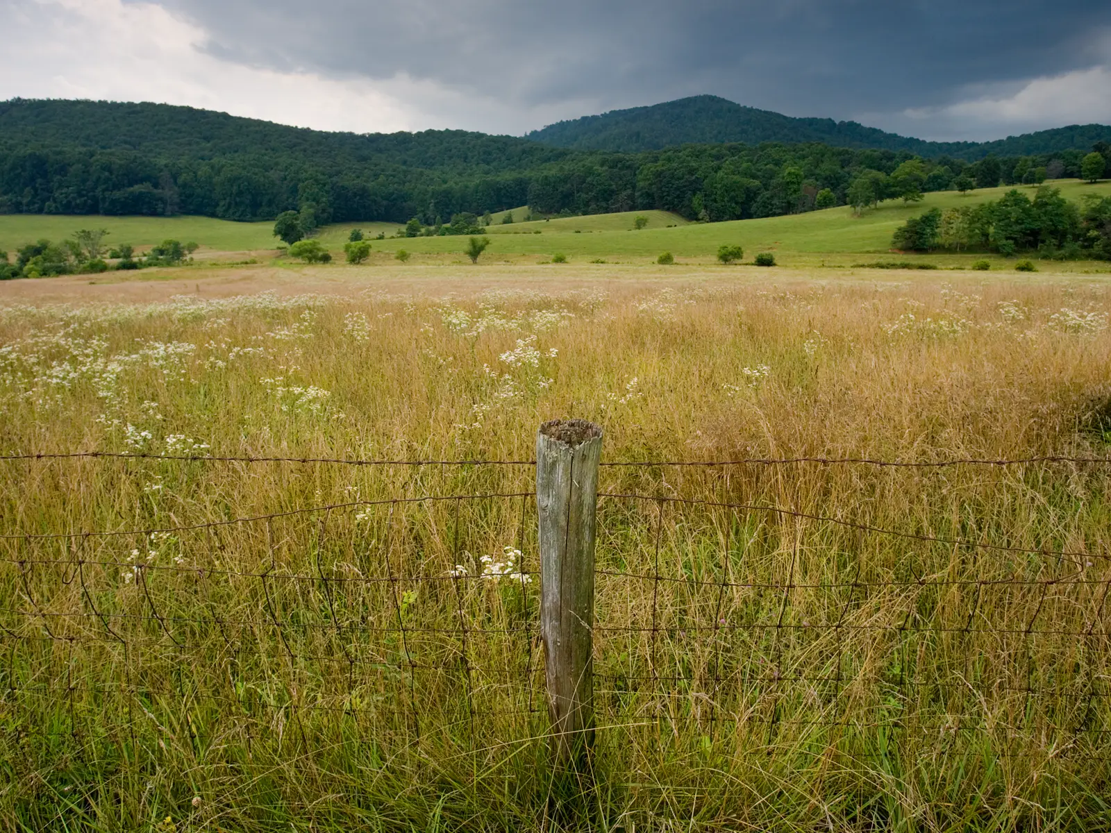mountains-sceneic-overlook
